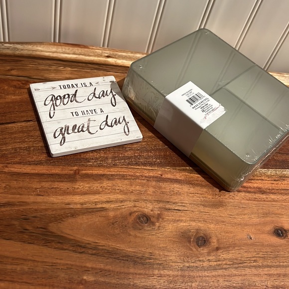 🔥Clearance- NIP Beauty Organizer with Faux Wood Mirror - Picture 8 of 12